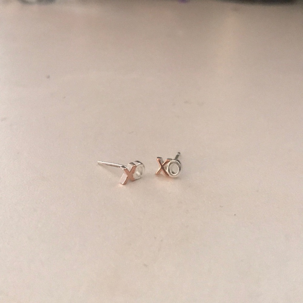 xo studs